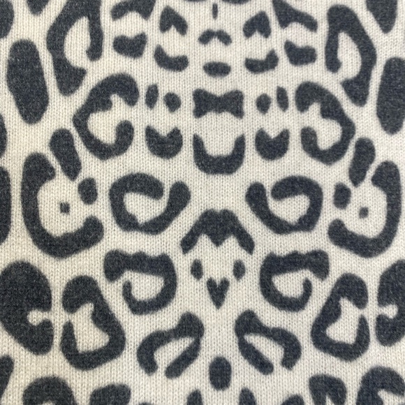 Scott & Scott London White & Black Cheetah/Leopard Print 100% Cashmere S - Picture 7 of 12